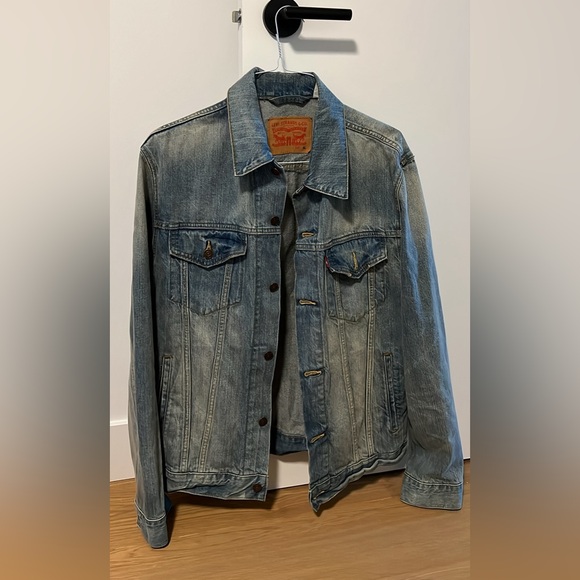 Levi’s Jean Jacket - Picture 1 of 3